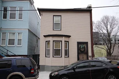181 Chester Ave