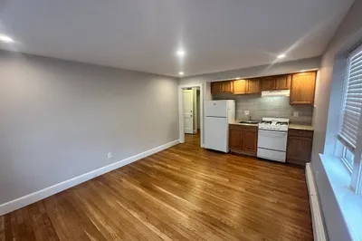 18 Bacon St #2 1