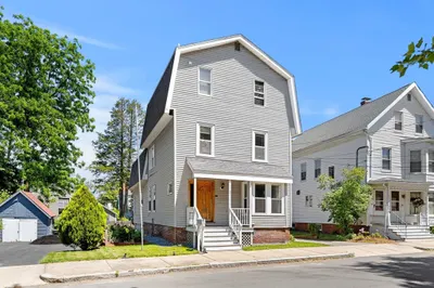 21 Carleton Ave 1