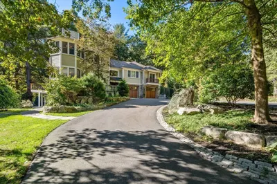 39 Westbrook Ln
