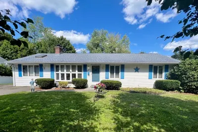 28 Oneida Ave 1
