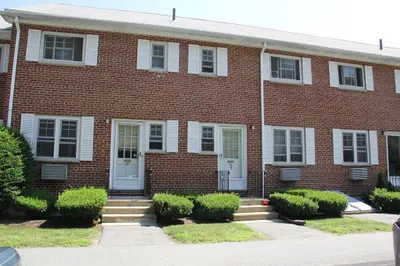 82 Emerson Gardens Rd #82 1