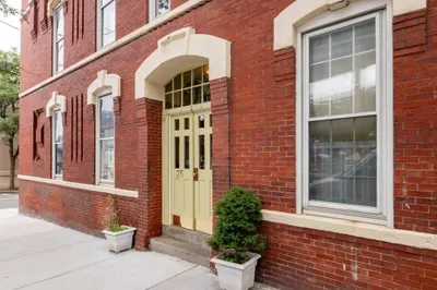 35 Chestnut St #2 1