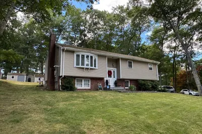 149 Thurber Ave 1