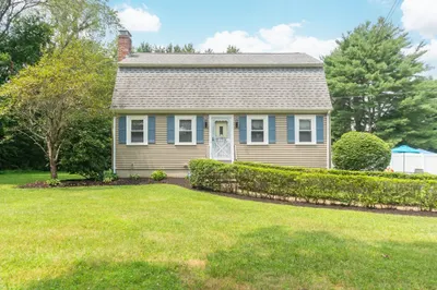 627 Bridge St 1