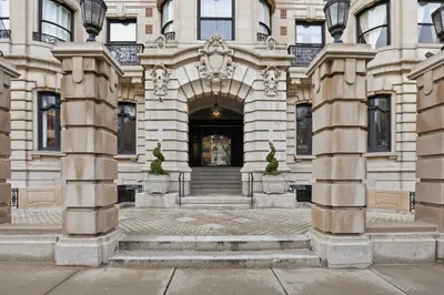 390 Commonwealth Ave #801