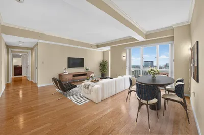 1 Nassau St #1607 1
