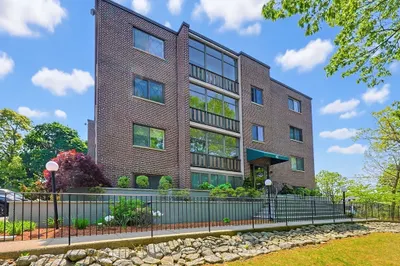 62 South St #1A 1