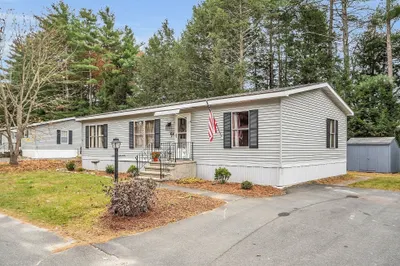 47 Earl Dr 1