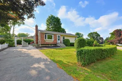 7 Hemlock Dr