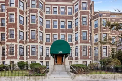 386 Riverway #8