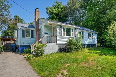 52 Bartlett Rd 1