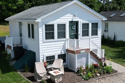 62 Cottage St #7