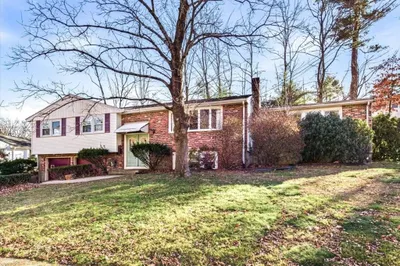 6 Sunset Dr