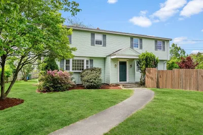 4 Surrey Dr #4