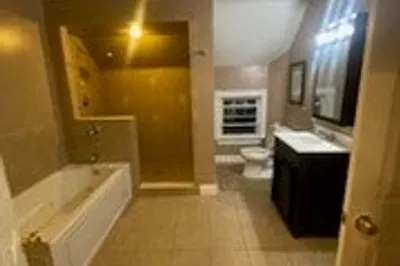 211 Buffinton St #3