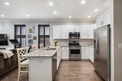 46 W Eagle St #1