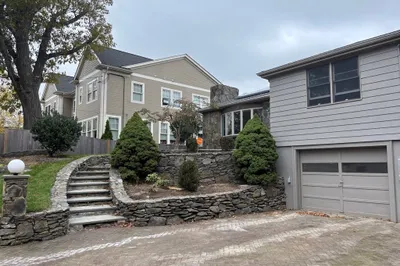 338 Langley Rd