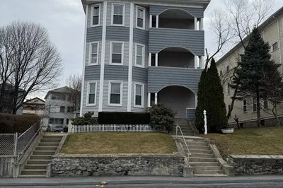 49 Perry Ave
