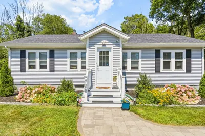 728 Pleasant St 1