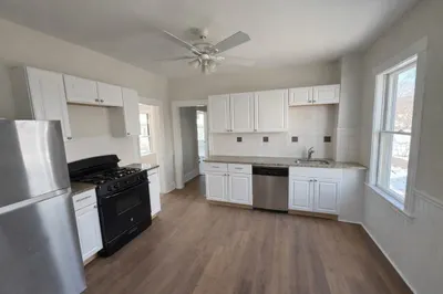21 Davis Rd #2