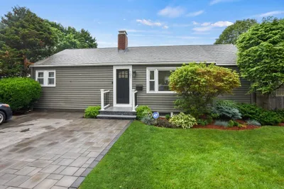101 Falmouth Rd 1