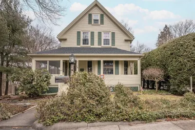 26 Linden St 1