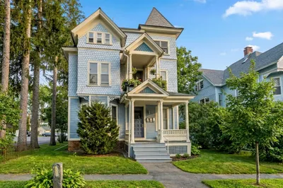 19 Trumbull Rd 1