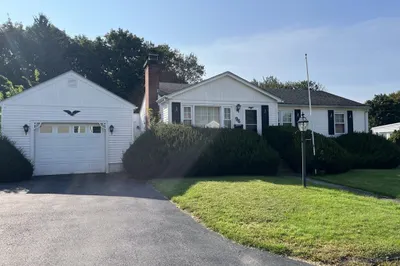 96 Harriet Ave