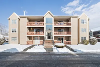 55 Randolph Dr #55
