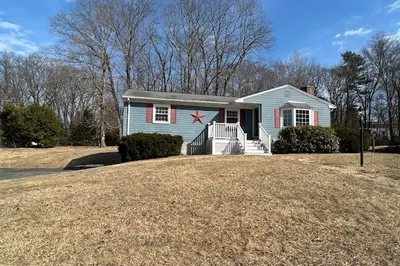 18 Old Meetinghouse Rd 1
