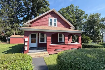 8 Elton St #1 1