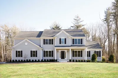 5 Laurelwood Drive