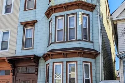 277 Havre St