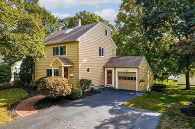 18 Mountain Ave