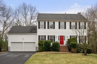 26 Thompson Ct 1