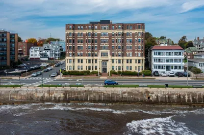 285 Lynn Shore Dr #602 1