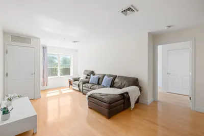 30 Franklin St #312 1