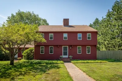 9 Great Pond Road