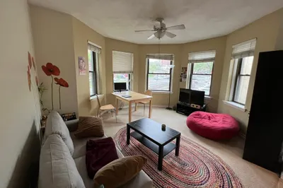 1427 Commonwealth Ave #301