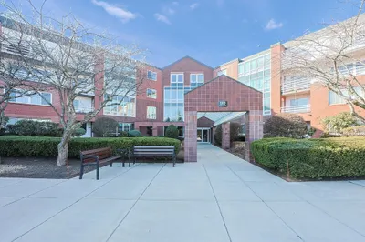 320 Place Ln #320 1