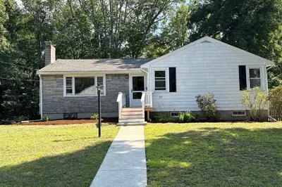 17 Paul Revere Road 1