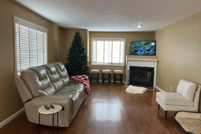 345 Captain Eames Cir #345