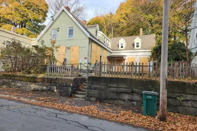 22 Pleasant St 1