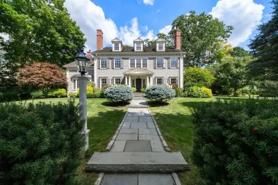 44 Whiting Road 1