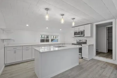 47 Railroad Ave #2 1