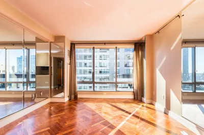 1 Avery St #17C