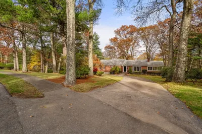 30 Richardson Dr