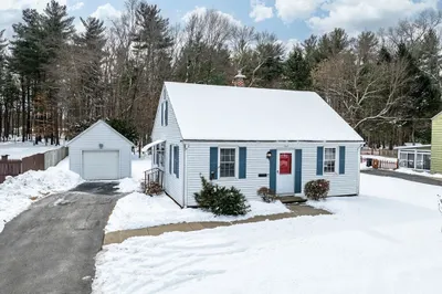 365 Maple Rd