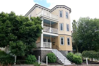 425 Medford St #1 1
